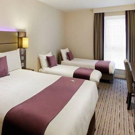 Premier Inn Manchester Trafford Centre North Экстерьер фото