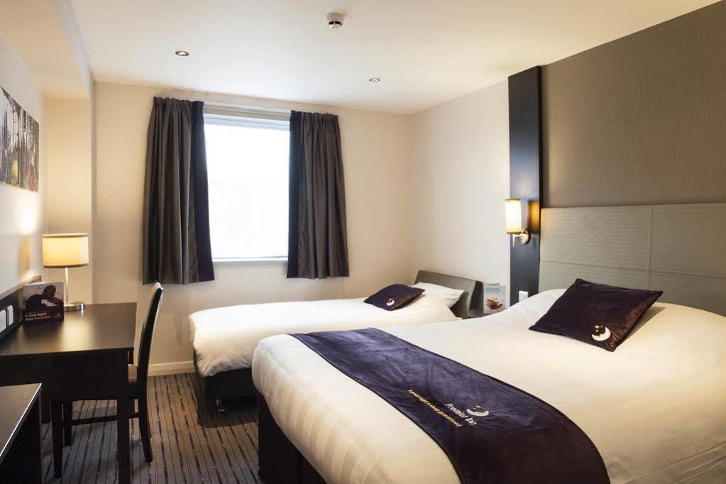 Premier Inn Manchester Trafford Centre North Экстерьер фото