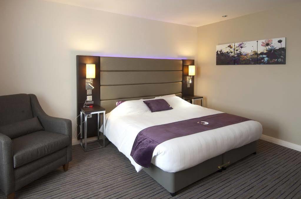 Premier Inn Manchester Trafford Centre North Экстерьер фото